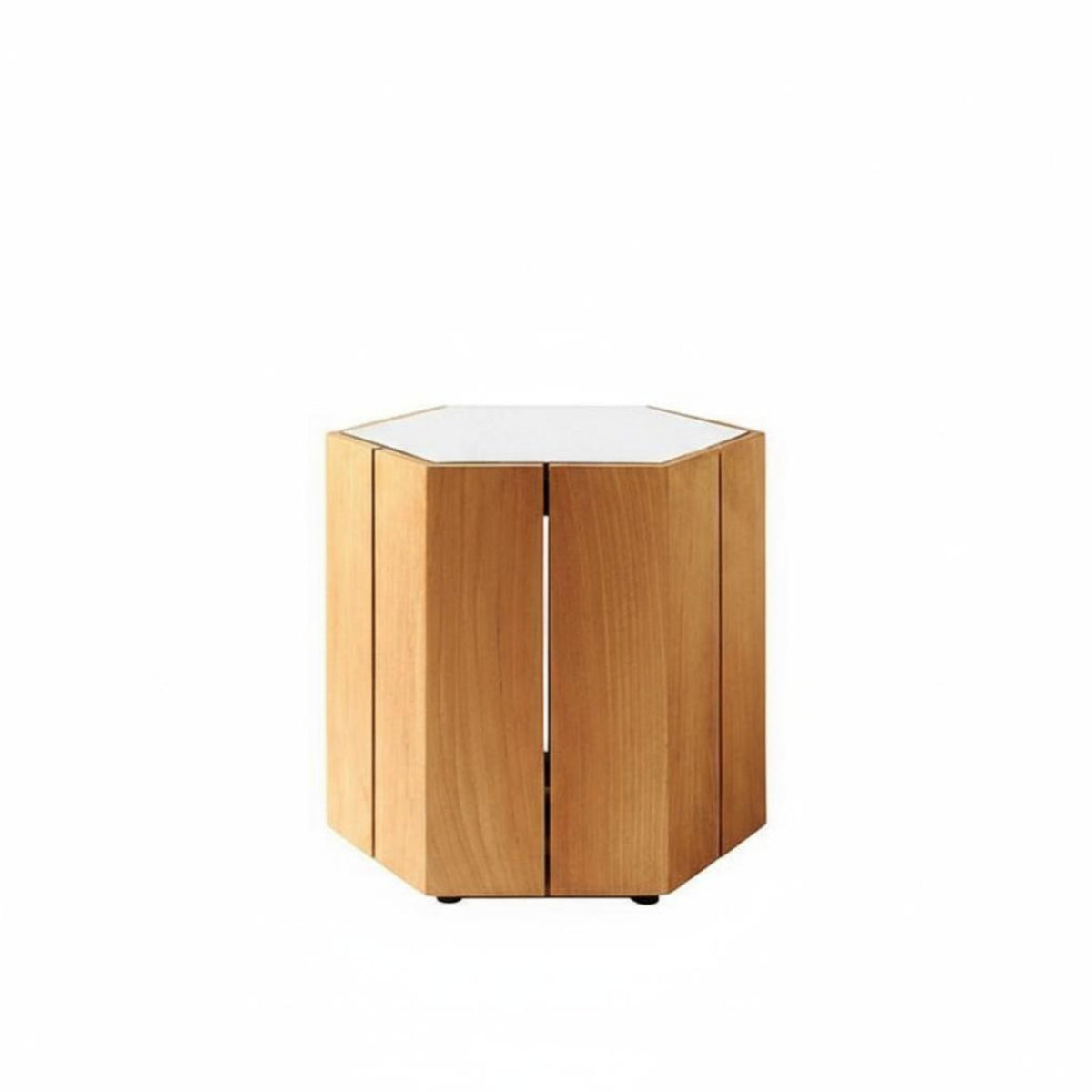 Round Slatted-Base Table Weather Resistant Outdoor Furnishing Transparent Top Modern Design for Homeowners, Patio, Balcony, Deck