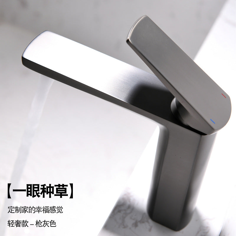 Light Luxury Brass Basin Faucet with Ceramic Valve Core