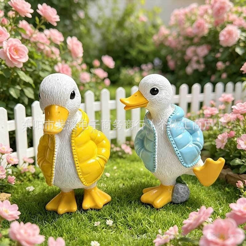 Gexi Resin Duck Couple Ornament for Desk, Garden, and Courtyard Decoration