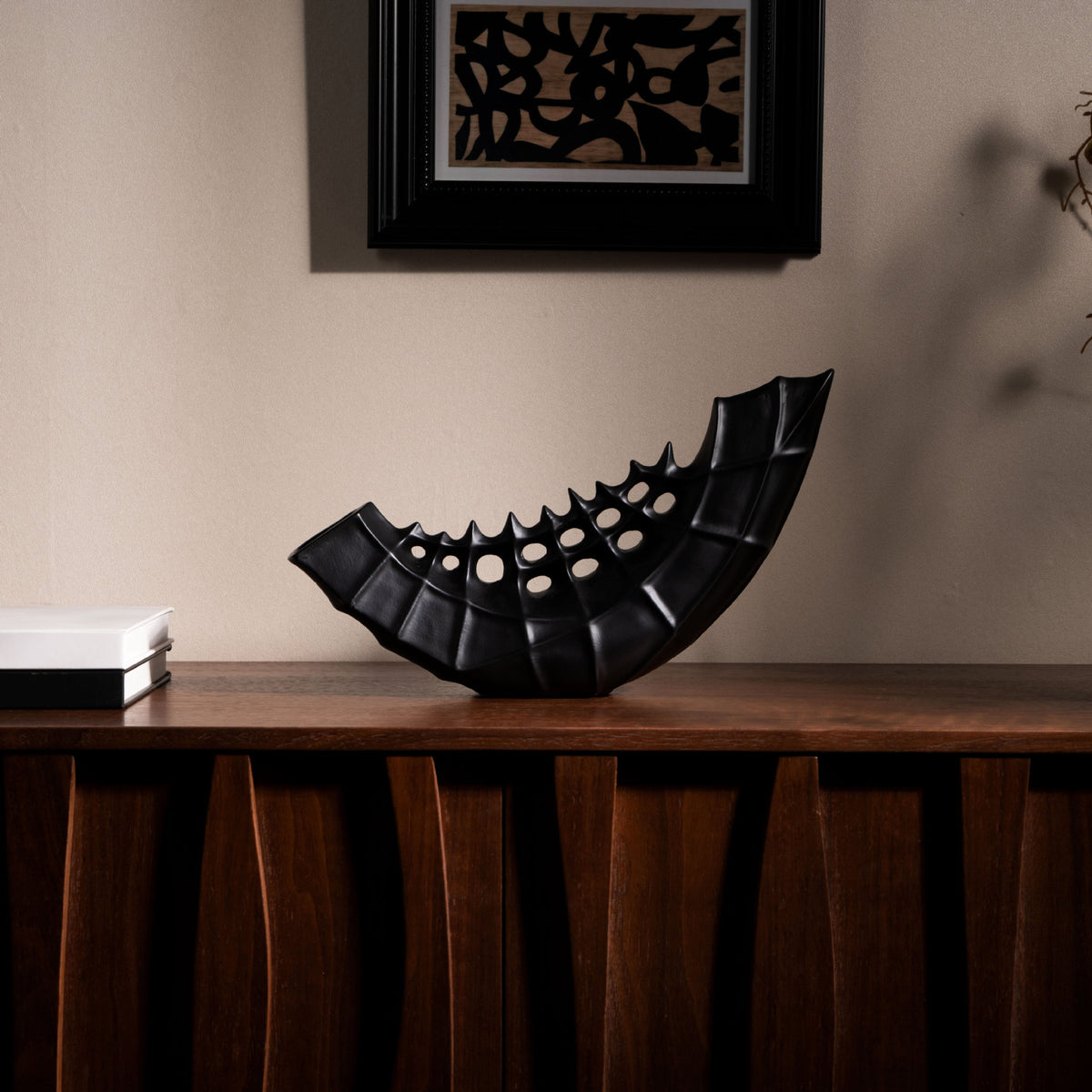 Modern Minimalist Resin Vase for Study, Hallway, Dining Room, Office, Coffee Table, Bedroom