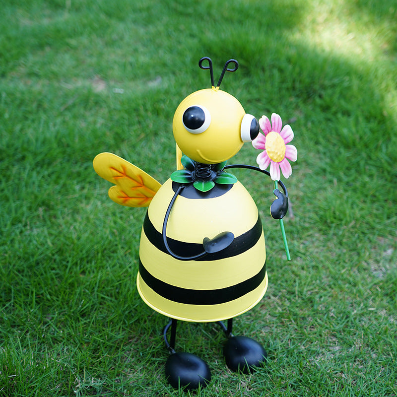 Metal Bee Wall Decoration for Garden and Outdoor