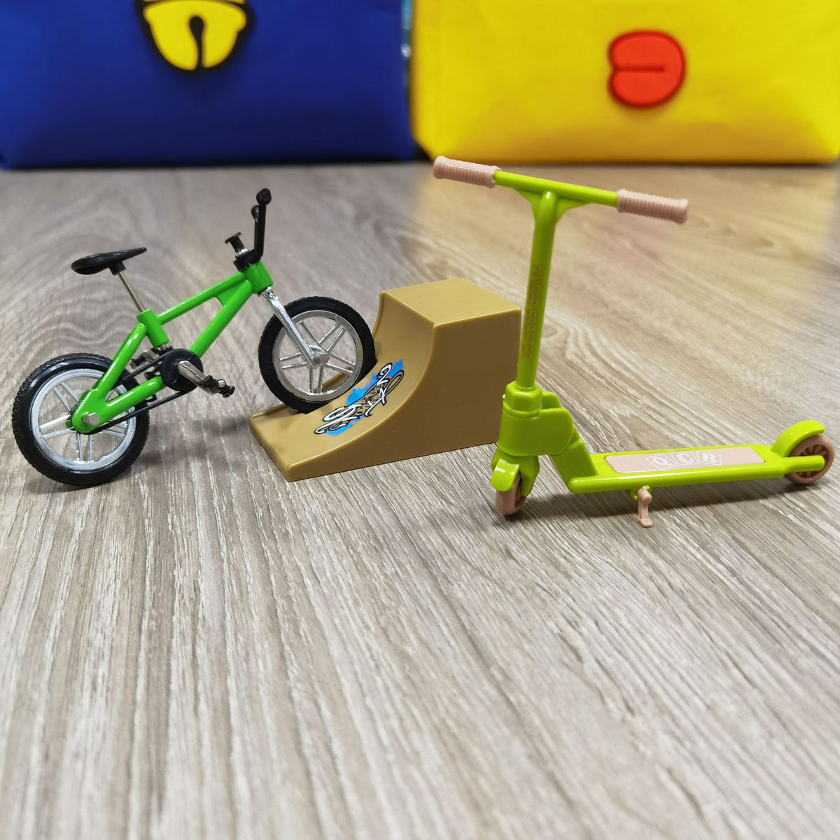 Green / Dhh-7 Yellow Scene