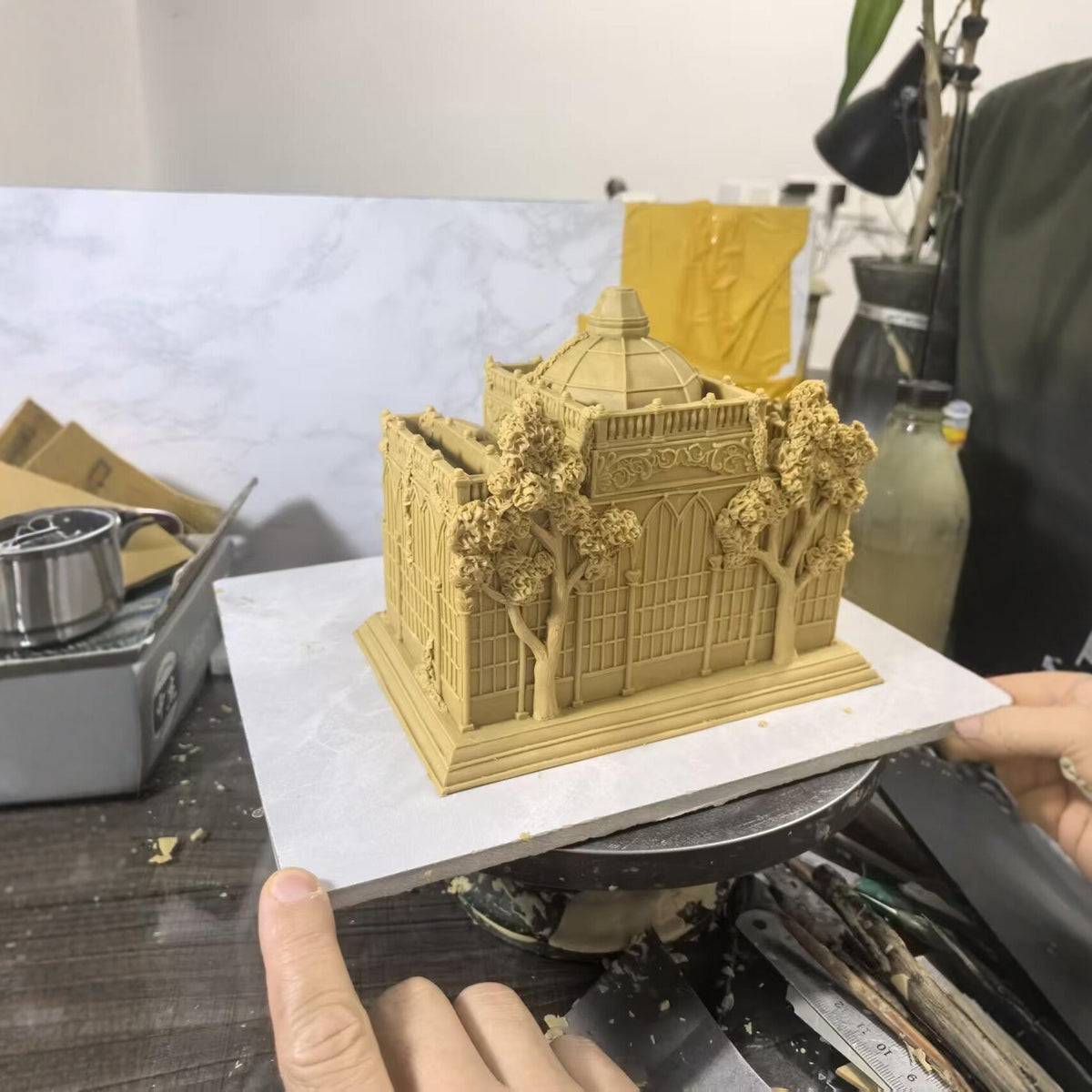 Retro European Courtyard House Model Kit