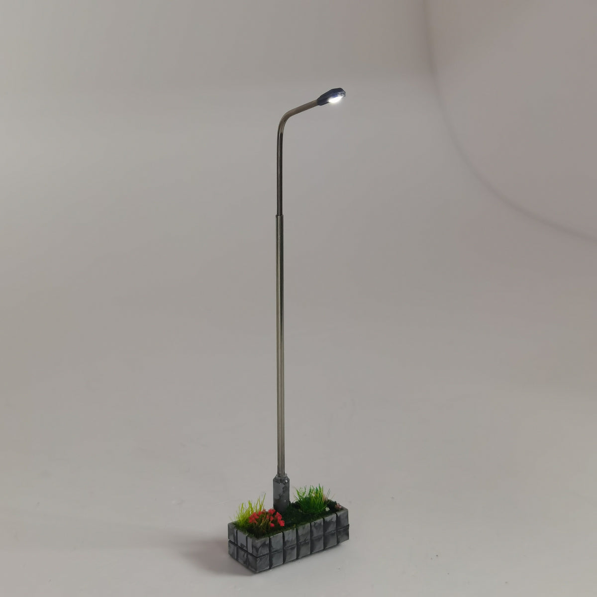 15CM / White Battery