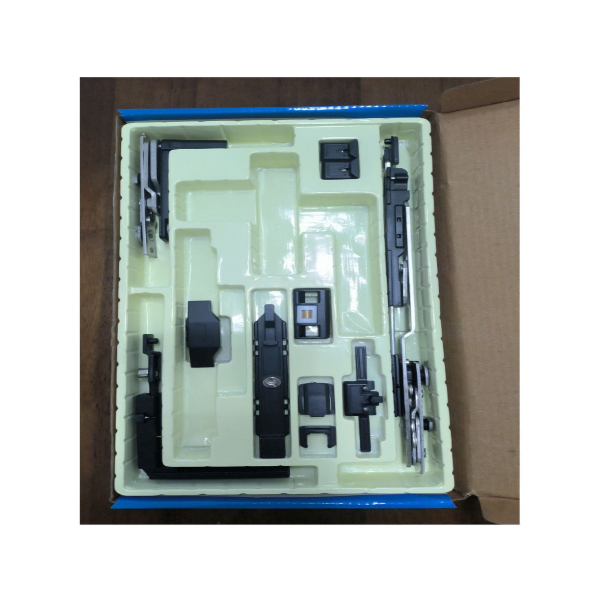 Tilt-turn aluminum casement hardware