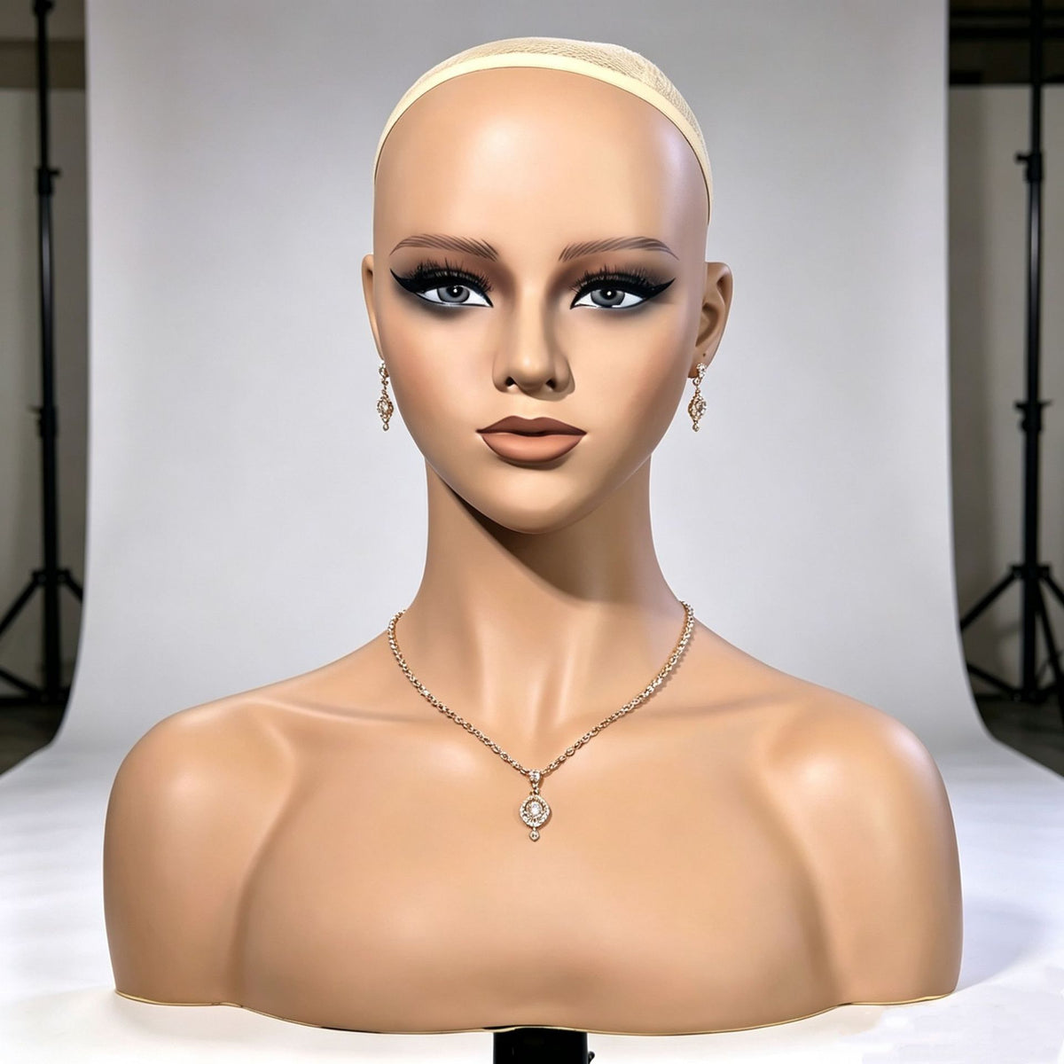 Wig Display Mannequin Head, European and American Makeup Simulation Half-Body Earring Prop Necklace Hat Stand Mannequin Head