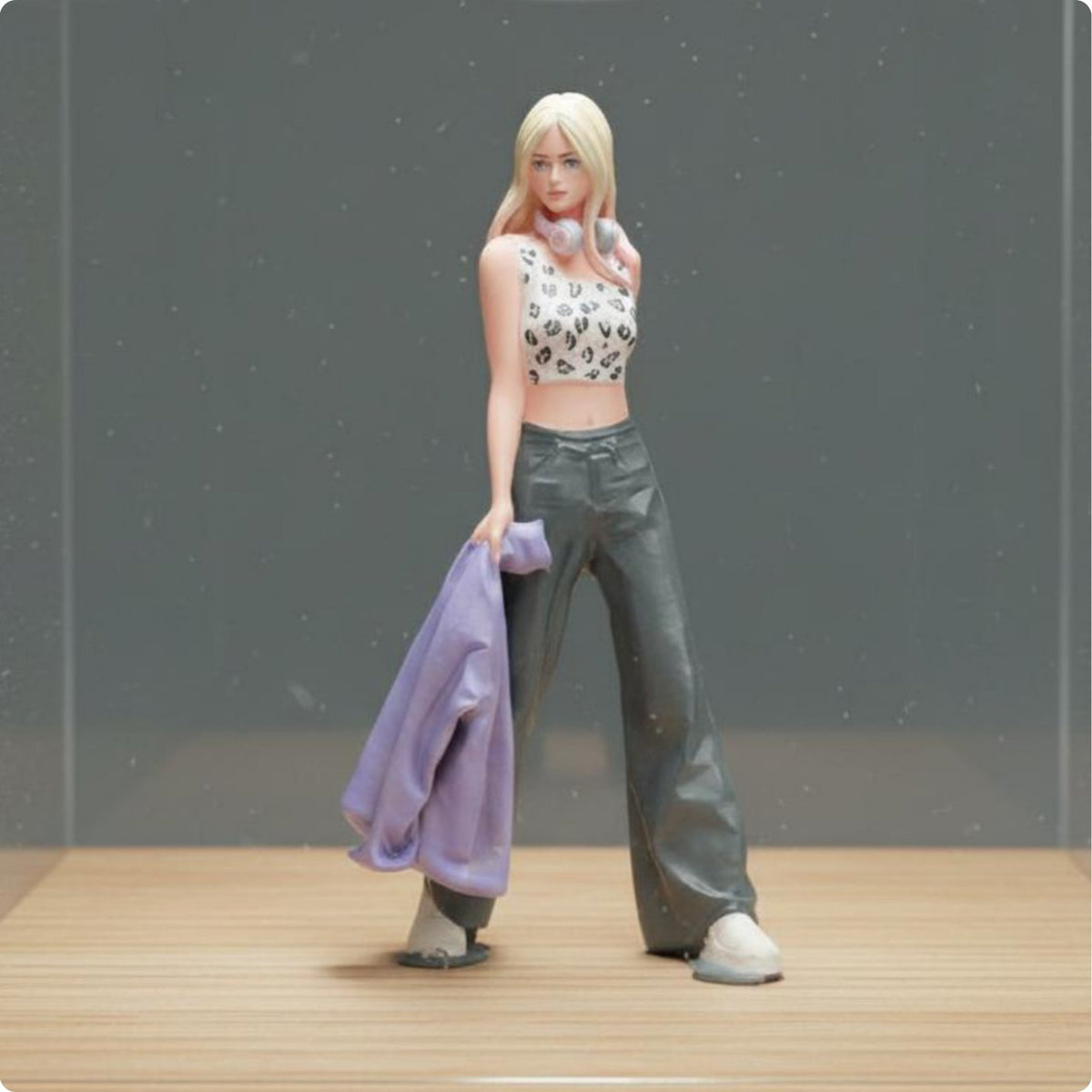 4 Pieces 4 Women Figurines Detailed Finish Painted Lady Miniatures for Dollhouse