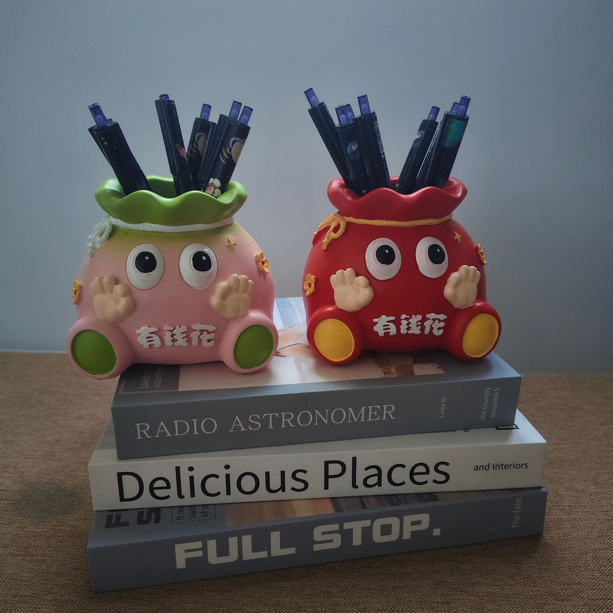 Cartoon Resin Figurine Creative Money Flower Desktop Storage Pen Holder Anti-Anxiety Resin Craft
