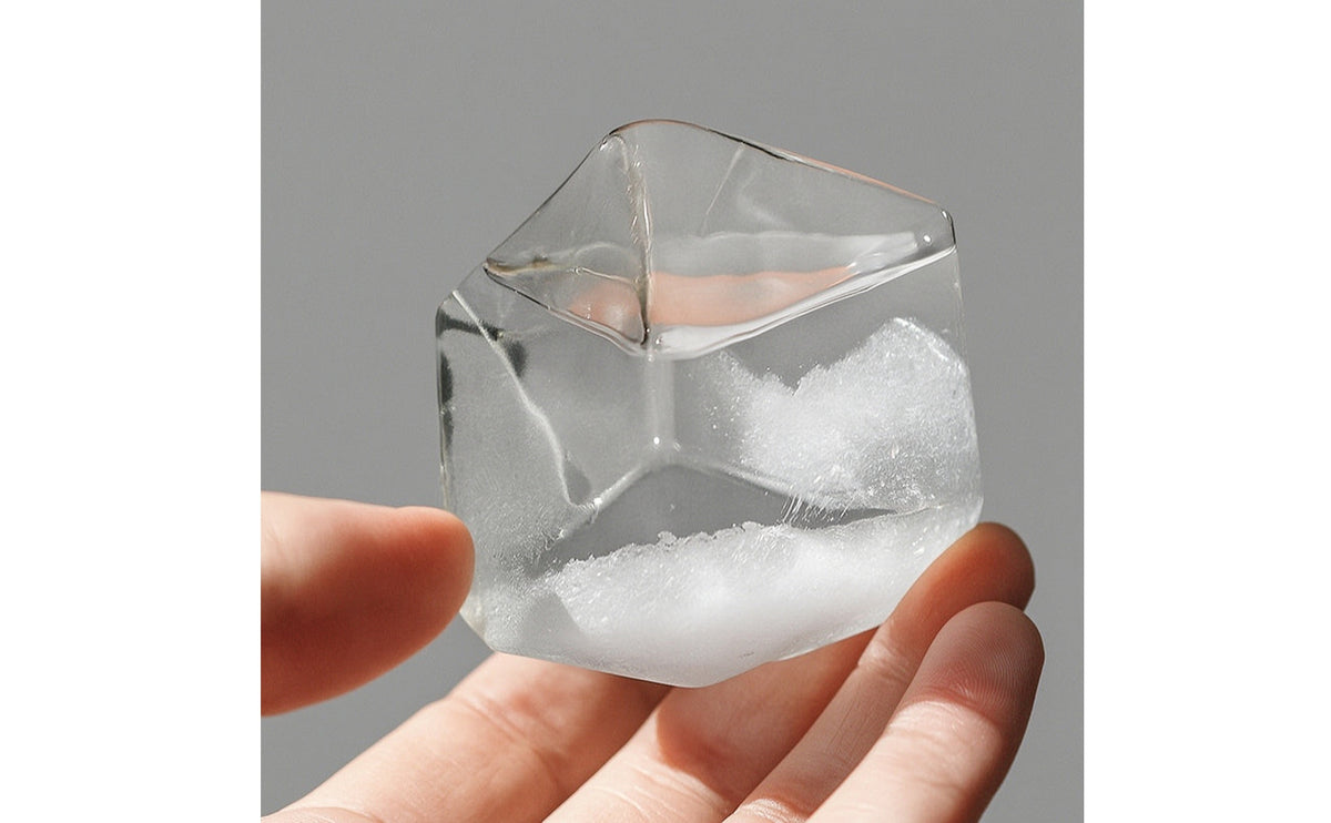 Cube-Shaped Storm Glass Weather Predictor Faceted Glass Weather Bottle Desktop Ornament Clear for Desk, Home Decor, Office, Bookshelf