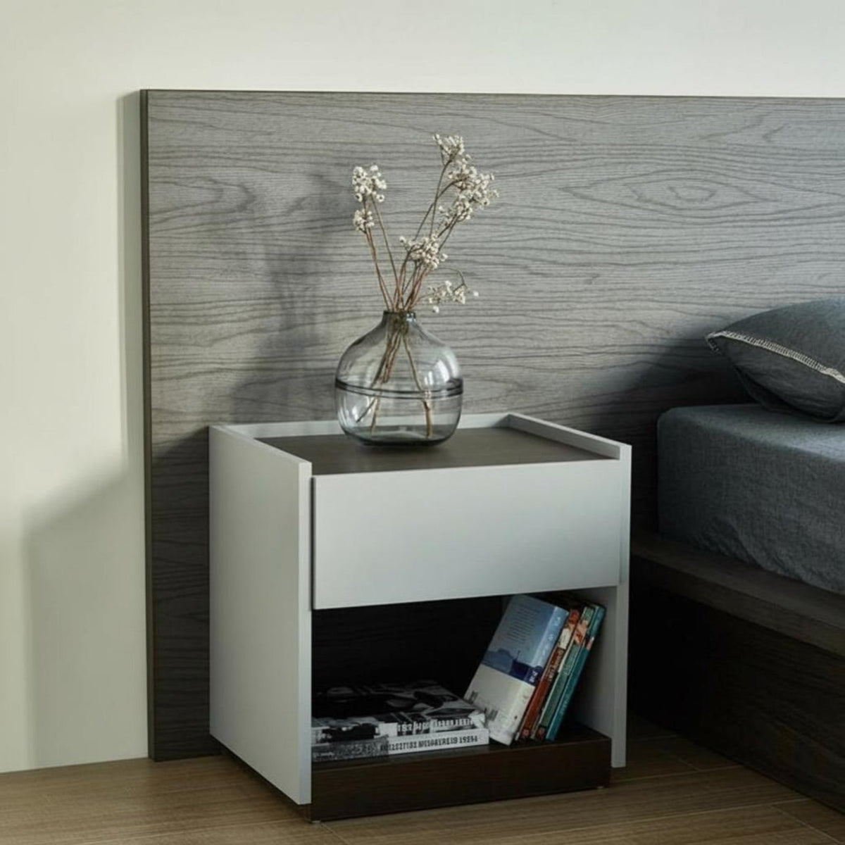 Single-Drawer Bedside Table Modern Design Nightstand Space-Saving for Homeowners