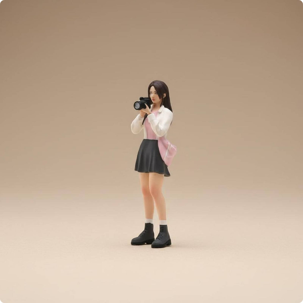 Photographer Figurine Realistic Details Photographer Miniature Statue for Shelf