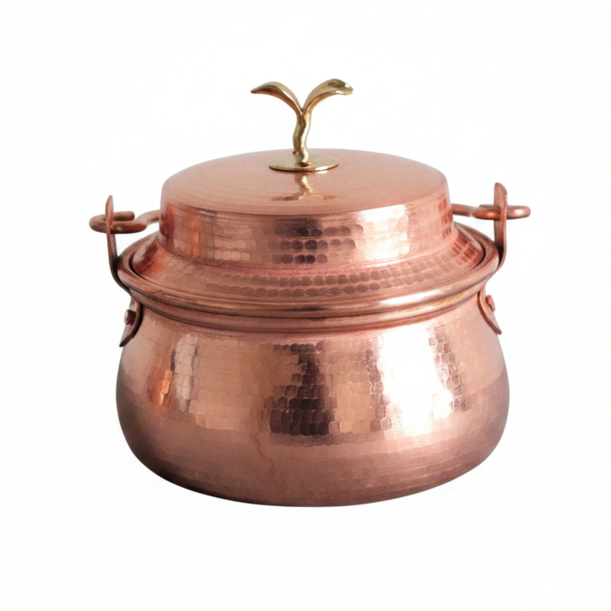 Hand-hammered Cooking Pot Featuring Copper Material Fitted Lid Butterfly Knob and Secure Side Hooks for Easy Handling Suitable for Small-batch Meals Family Dinners