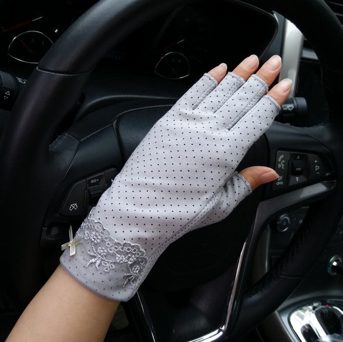 Women's Summer Half-Finger Cotton Driving Gloves with Anti-Slip Sun Protection and Elegant Lace