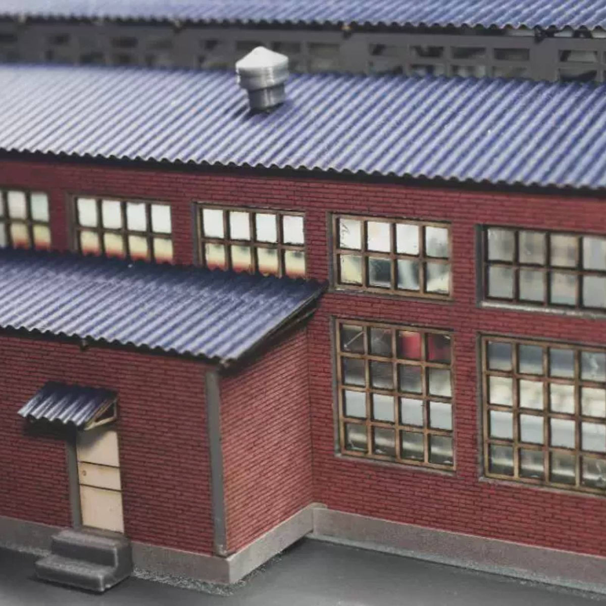 N-Scale Locomotive Depot Lighted Railway Building Industrial Model Kit Plastic for Hobbyists