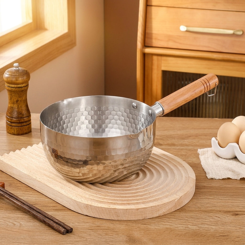 Milk Pan and Stainless Steel Pot for Coffee Chocolate, Hammered Small Saucepan with Lid for Induction Hobs, Milk Warmer with Welded Handle