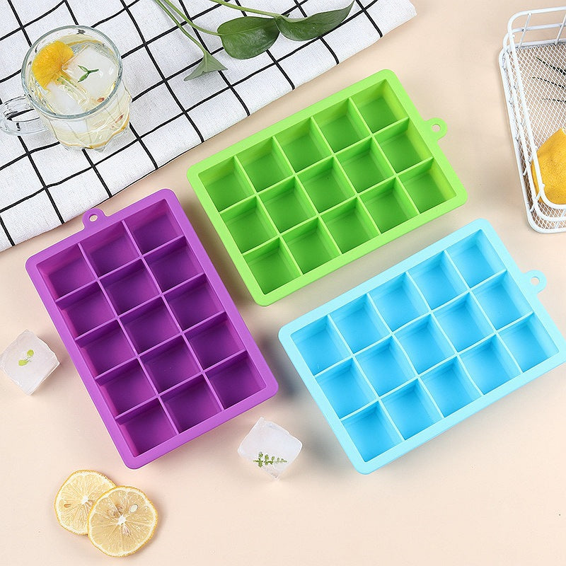 Wholesale 15/24 Grid Ice Cube Tray with Lid Food Grade Silicone Ice Mold for Home Use