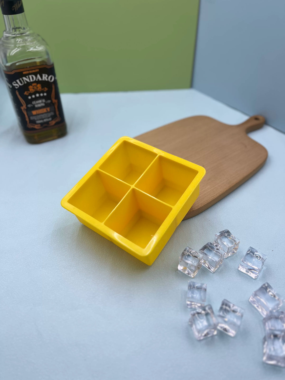 Large 5.7CM Silicone Ice Cube Tray for Whiskey and Cocktails, Commercial Grade Food-Safe Ice Maker Mold