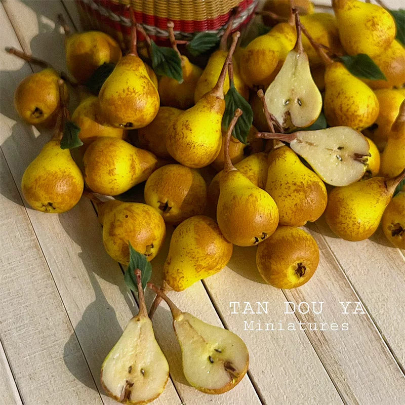 Miniature Clay Orange and Pear Fruit Models for Dollhouse Scenes