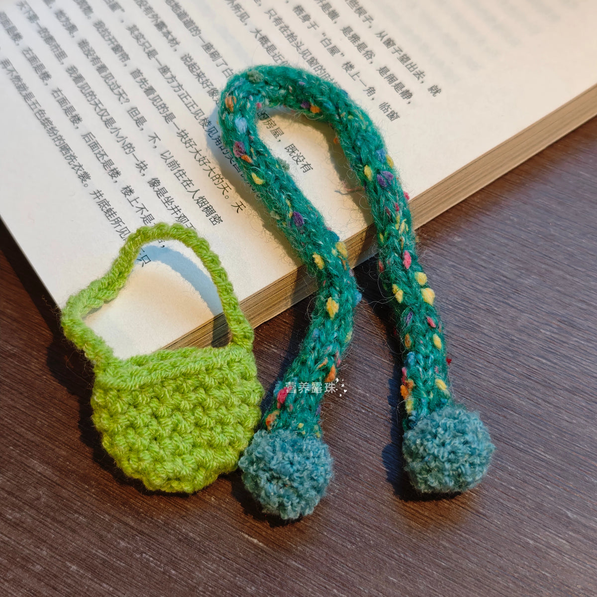 Knitted Mini Scarf for Plush Dolls and Figurines, Christmas Neck Warmer Accessory