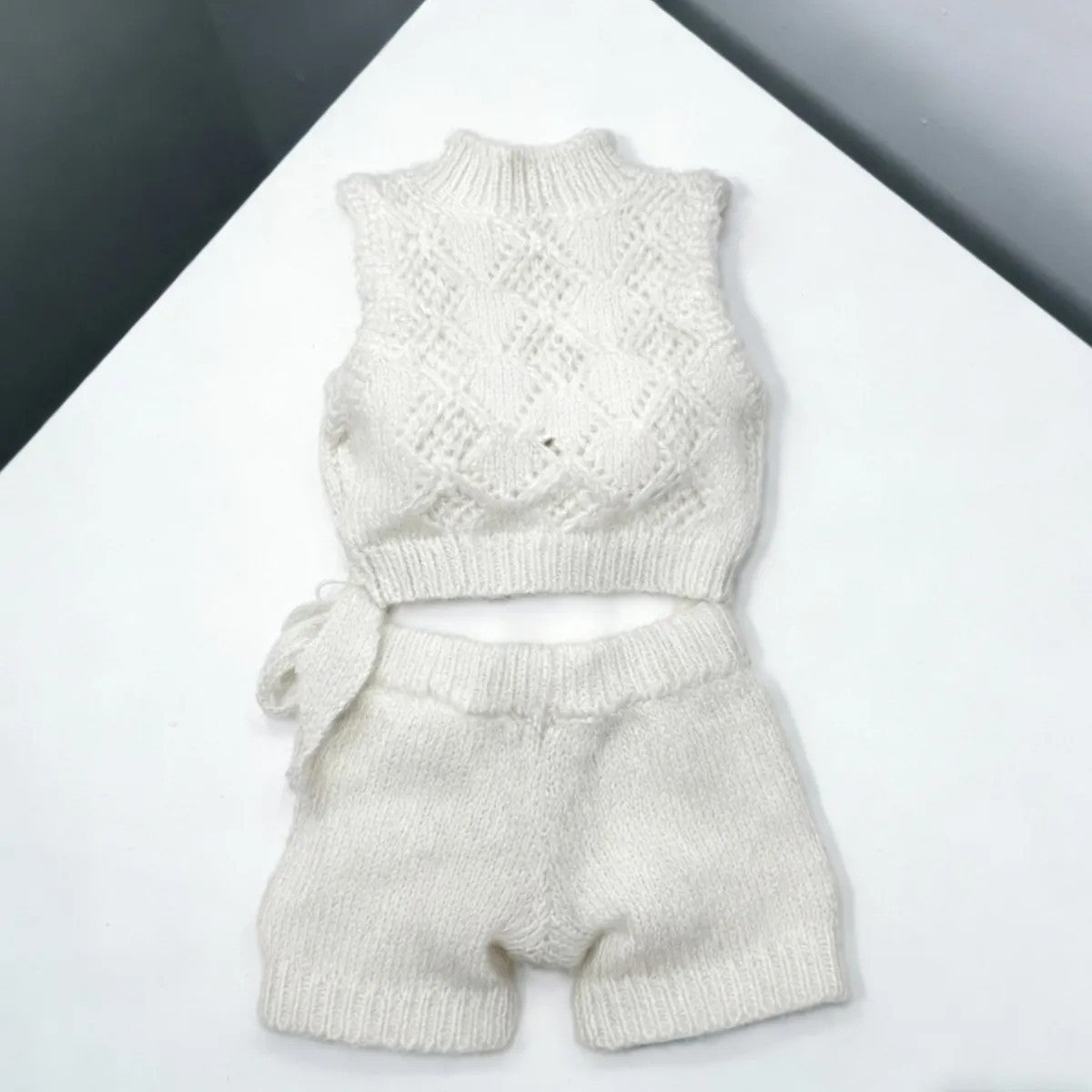 BJD 1/4 Doll Clothes Spring/Summer Argyle Hollow Crochet Knit Sleeveless Vest & Shorts Set
