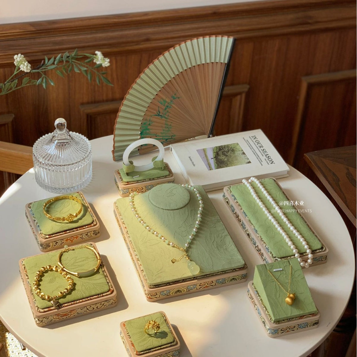 New Chinese Style Jewelry Display Stand Fabric Tray for Jade Gold Bracelets and Necklaces