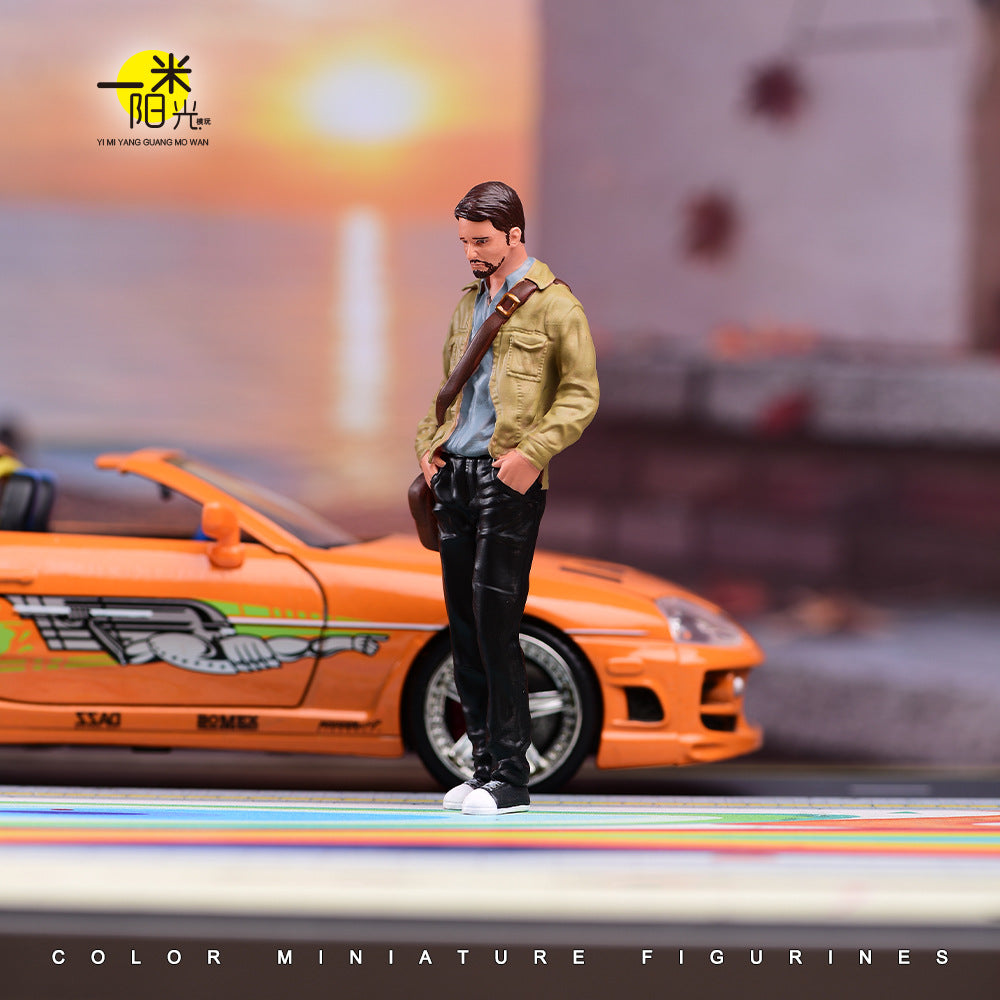 1/18 1/24 Scale Miniature Figure with Crossbody Bag and Hands in Pockets for Diorama