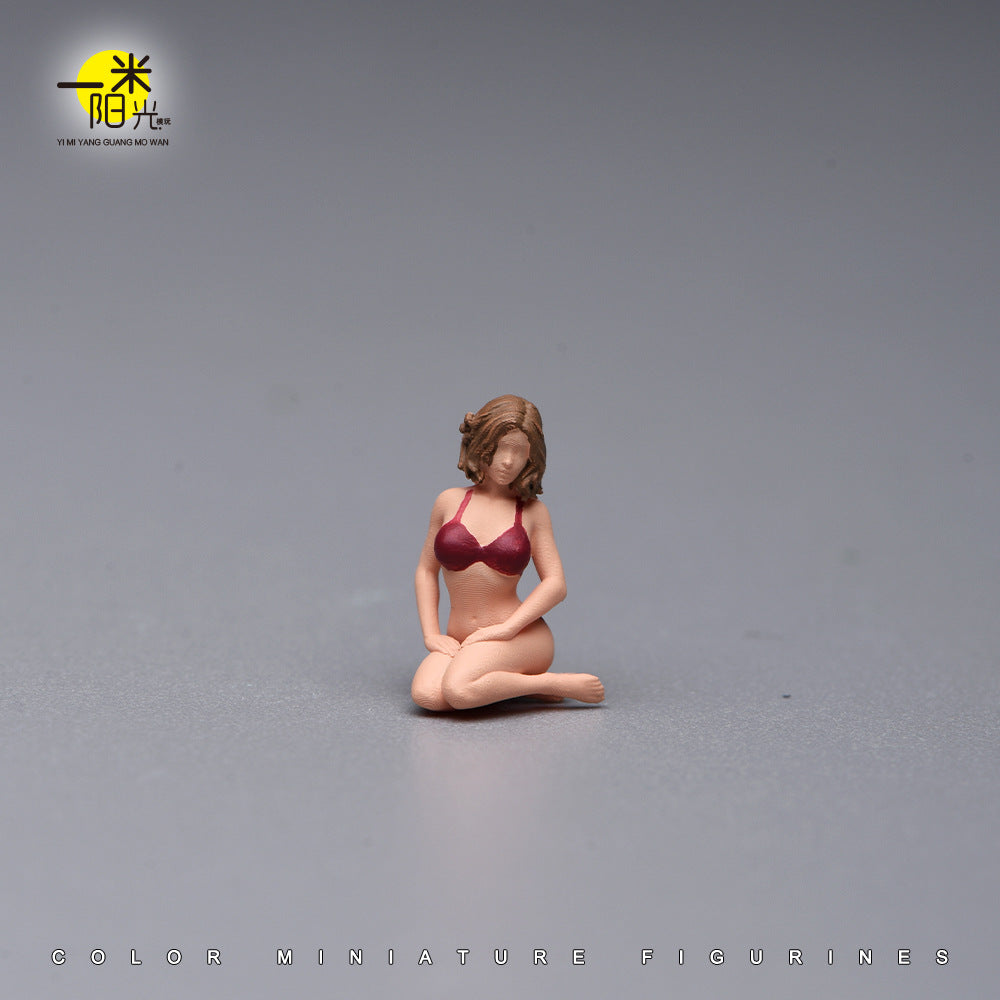 1/64 Kneeling Swimsuit Girl Miniature Scene Hand-Painted Resin Figure