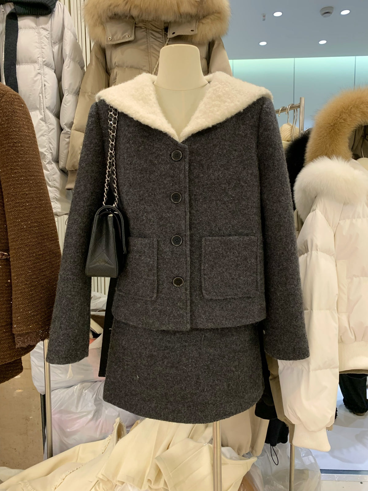羽绒服外套+半身裙两件套女2025冬季新款加厚撞色海军领毛呢套装