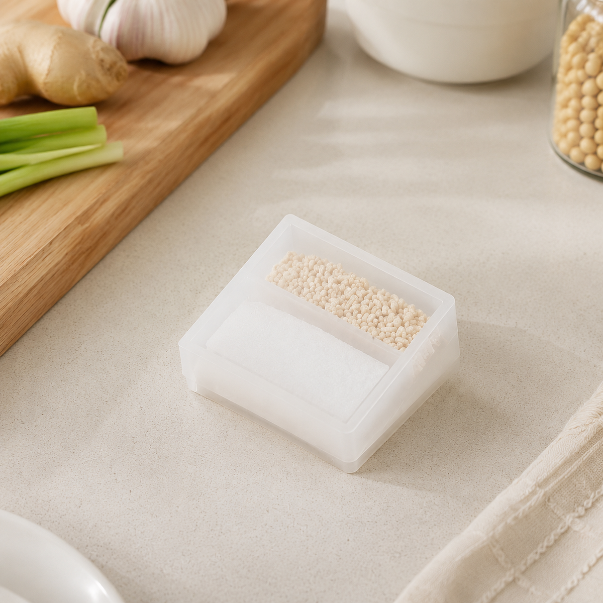 Small Spice Jars, Translucent White Spice Containers with Shaker Lid, Two-Compartment Moisture Resistant for Home Outdoor Use