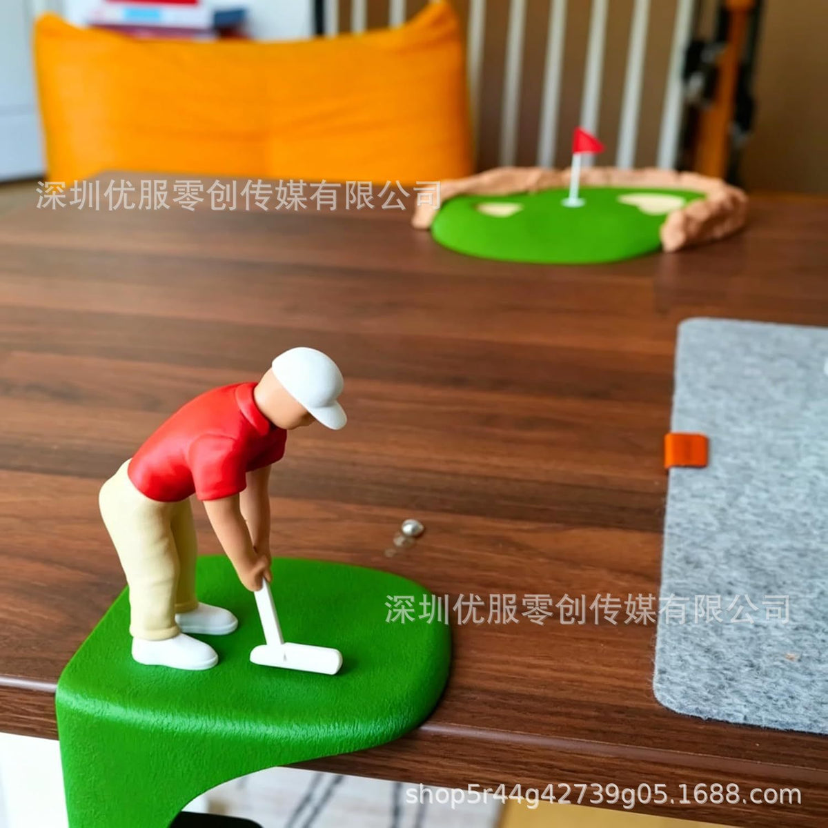Desktop Golf Gen 2 Mini Putting Green Desk Game