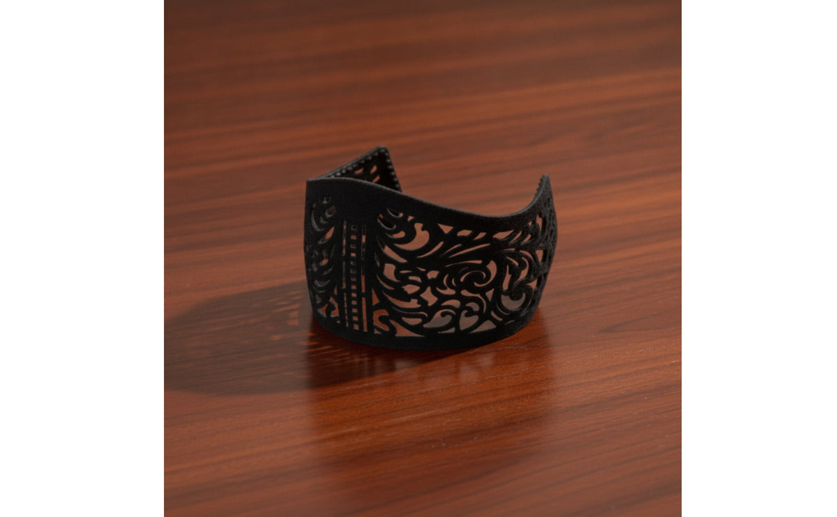 Ornate Velvet Headband with Cutout Pattern Luxurious Cutout Hairband Structured Decorative Headband Elegant for Women, Girls, Parties, Photoshoots, Daily Wear