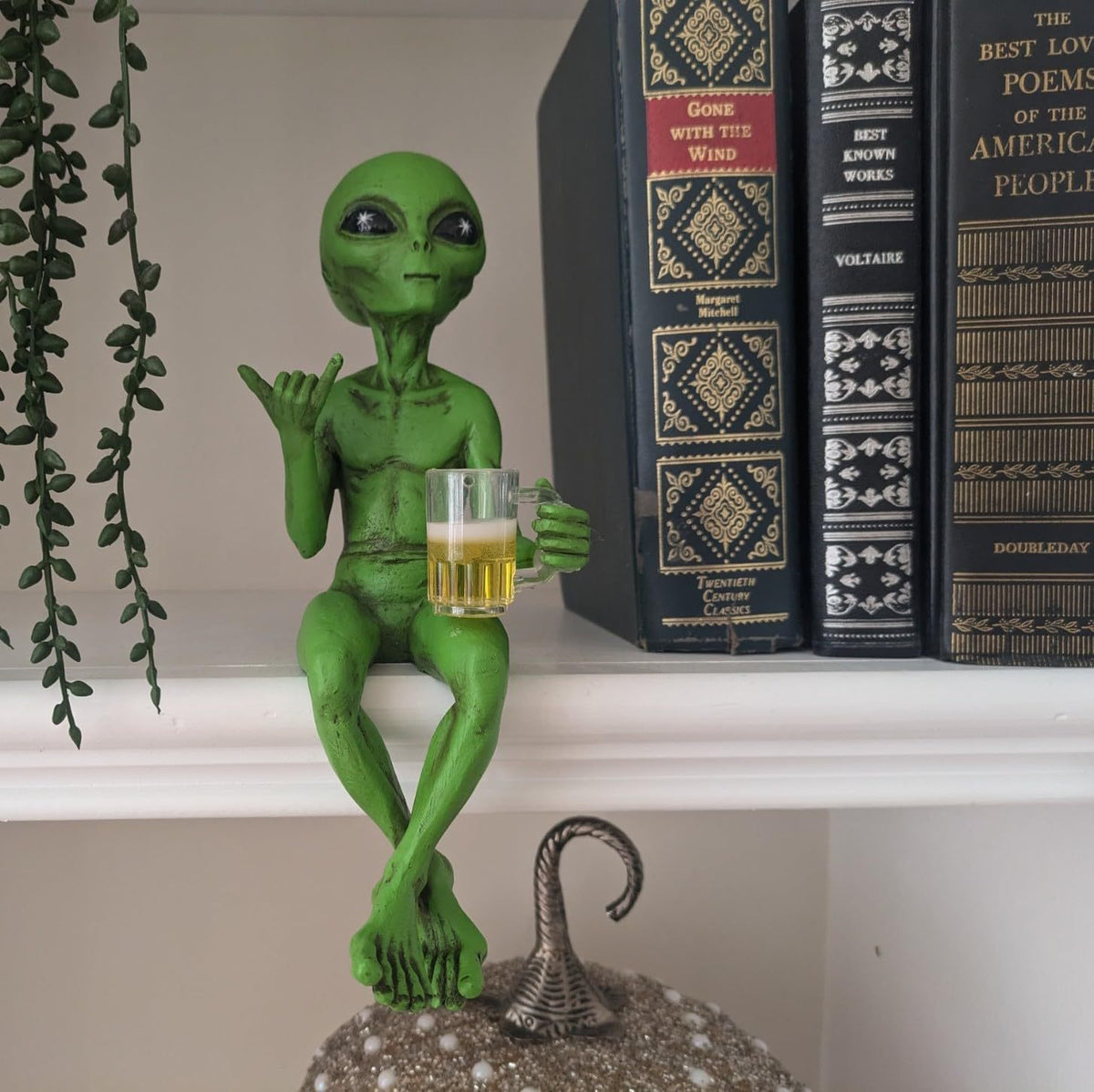 Alien Drinking
