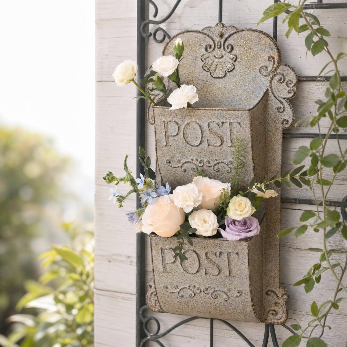 Iron Mailbox Organizer Embossed Lettering Wall-Mounted Mailbox Organizer