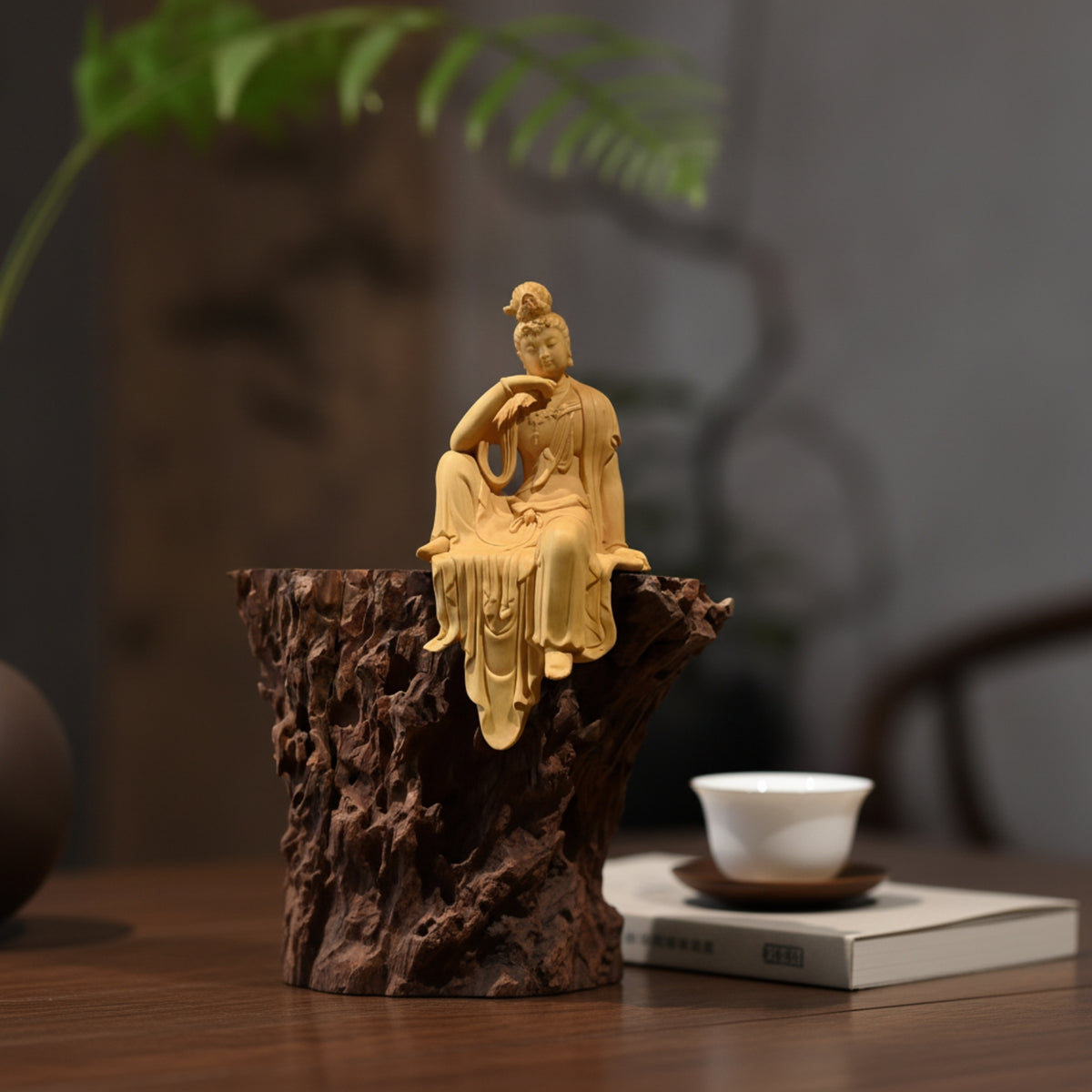 Guanyin Figurine Meditative Guanyin Statue Spiritual Bodhisattva Statue for Buddhists, Collectors