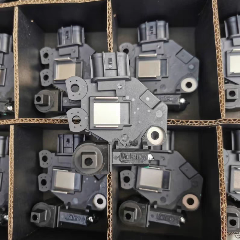 适用于现代悦动朗动瑞纳IX35起亚福瑞迪 K2 K3 k4 K5发电机调节器 原厂励磁环1只