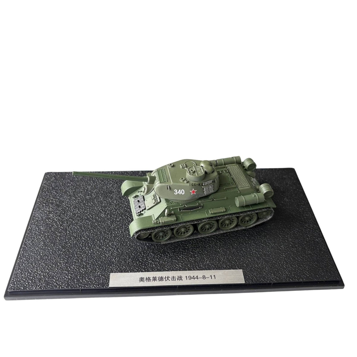 2 Pieces T-34 and IS-2 Armored Vehicle Set Realistic Design for Collectors