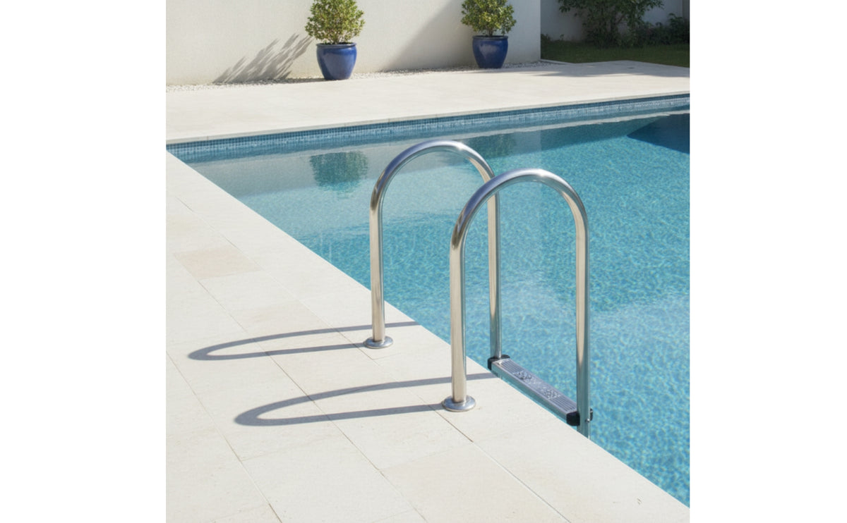 Two-Rung Pool Ladder Polished Stainless Steel Pool Ladder Rust-Resistant