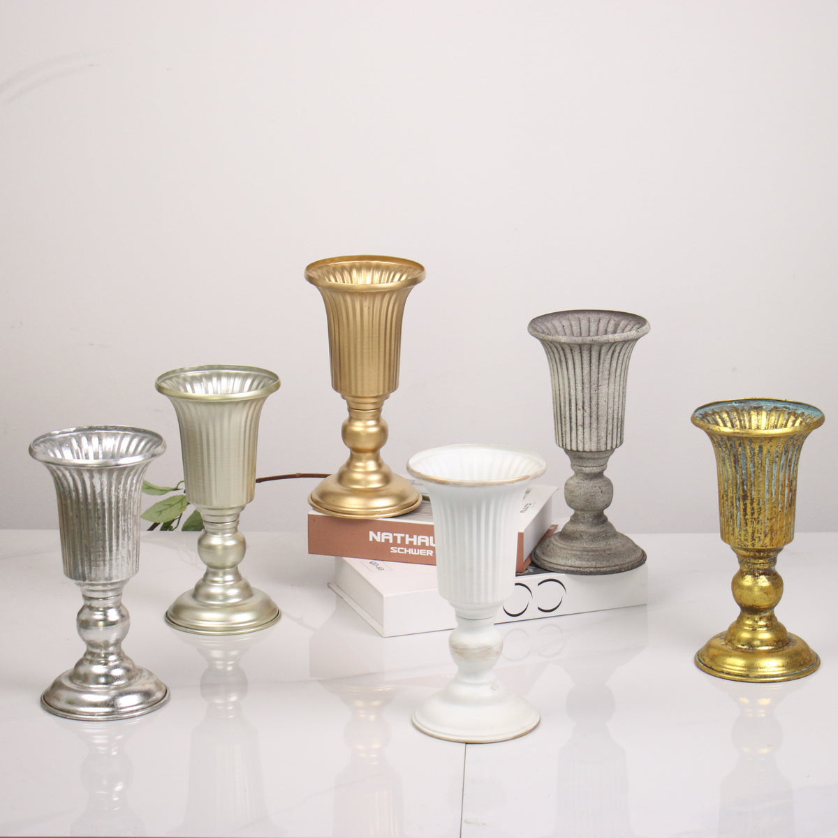 European Style Gold Vintage Iron Flower Vase for Living Room and Wedding Decor