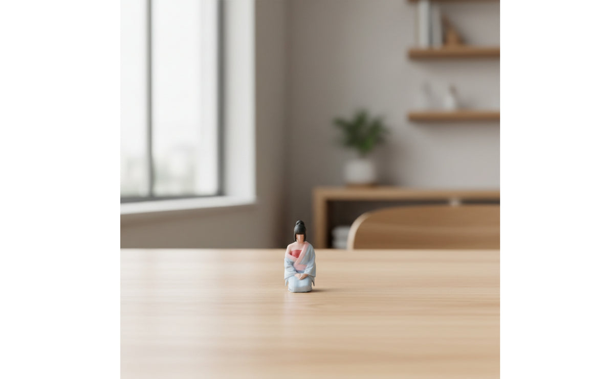 Kimono Girl Figurine Painted Kimono Girl Figure Tiny Miniature Female Figurine for Collectors, Dioramas