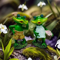 2 Pieces Creative Gift Garden Frog Sculpture Set Whimsical Design Cute Frog Couple Decor Weather Resistant for Couples, Outdoor, Yard, Patio