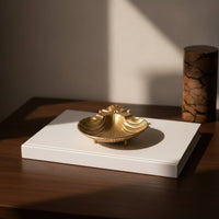 Shell Jewelry Tray Gold Mollusk-Form Jewelry Holder Compact decorative Tray for Desk