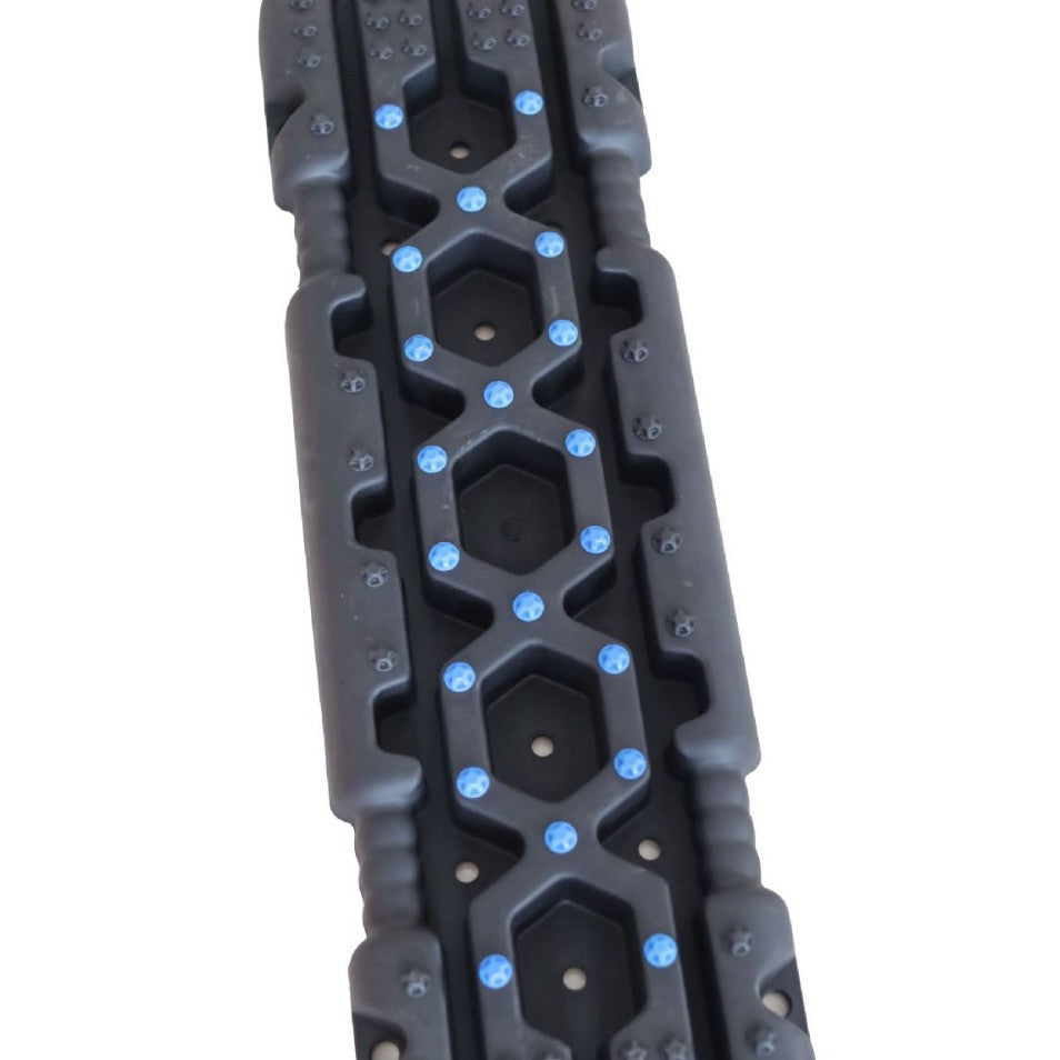 Off-Road Traction Board for Vehicle Recovery in Snow, Mud, and Sand