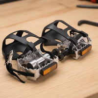 Adjustable Straps Toe Cage Pedals Side Reflectors Toe Cage Pedal Serrated Surface Strap Pedals Textured Grip