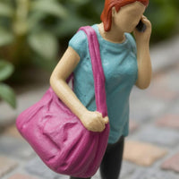 Backpack Phone-Calling Woman Figurine Model Decoration 1:64 Female Figurine Display Piece 1/64 Scale Figure High Detail