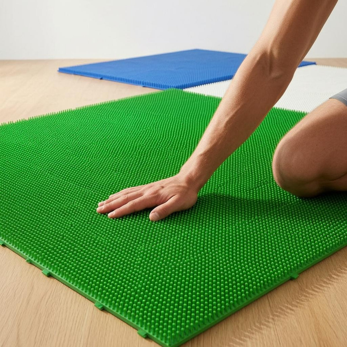 Interlocking Dryland Ski Mat Rounded Protrusions Modular Ski Mat Flexible Combination Sports Gear Green