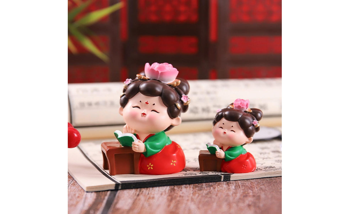 Resin Figurine with Traditional Robe | Oriental, Elegant, Female Figurine, for Bookshelf