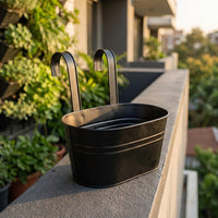 Home Decoration Garden Planter for Fence and Balcony, Painted Oval Shape Metal Planter, Hanging Flower Pots for Railing, Iron Hanging Planter