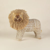 Lion Figurine Textured Tabletop Figurine with Wood-Like Finish Decorative Decor for Bookshelf