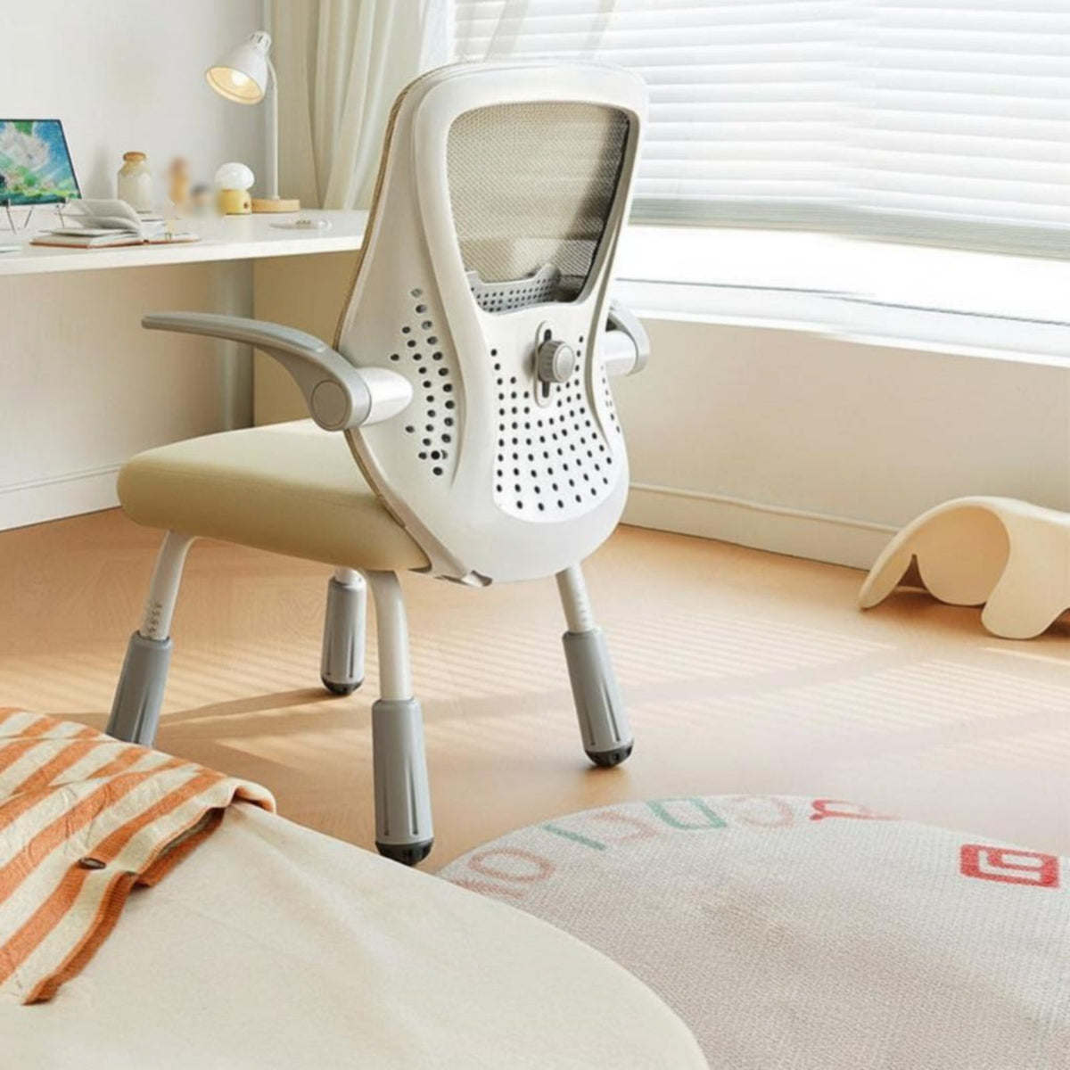 Adjustable Student Chair Ergonomic Design Study Seat Stable Base for Children