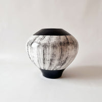 Decorative Vase Sculptural Tabletop Vase Irregular for Entryway, Decorators